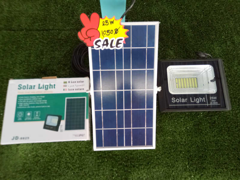 โคมไฟสปอร์ตไลท์โซล่าเซลล์ 25W (JD-8825)